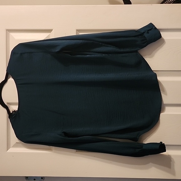 Express Emerald Hunter green top blouse v neck XS - Picture 2 of 4